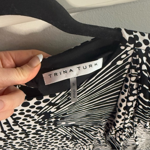 Trina Turk Black and White Polka Dot Stripe Geo Abstract Dress Flowy Sleeves - Picture 2 of 5